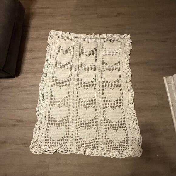 Vintage Handmade Crochet Heart Afghan Throw Blanket White/Shimmer LaceEdge 52x34 - Picture 7 of 12